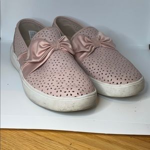 Mark Nason women’s slip on sneaker pink bow 9